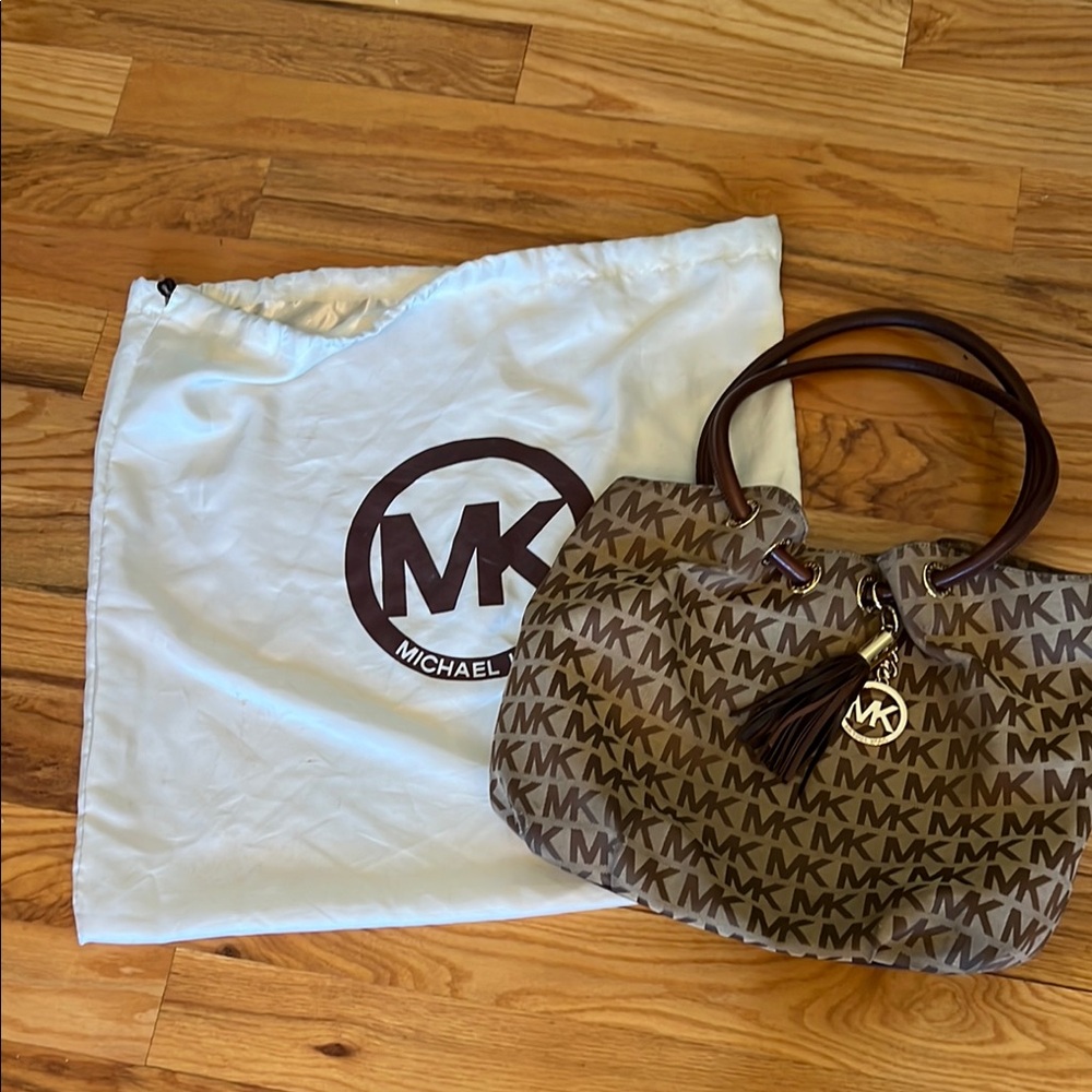 MICHAEL Michael Kors Brown Shoulder Bag with Monogram Print